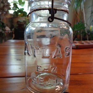 Vintage ATLAS E-Z SEAL Pint Canning Jar Glass Bale Lid Clear